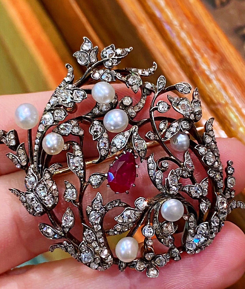 古董珠寶與鐘表的永恒魅力